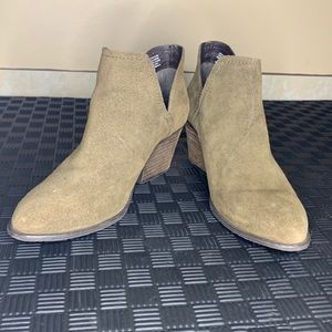 Steve Madden Suede Cutout Ankle Boot | 9.5